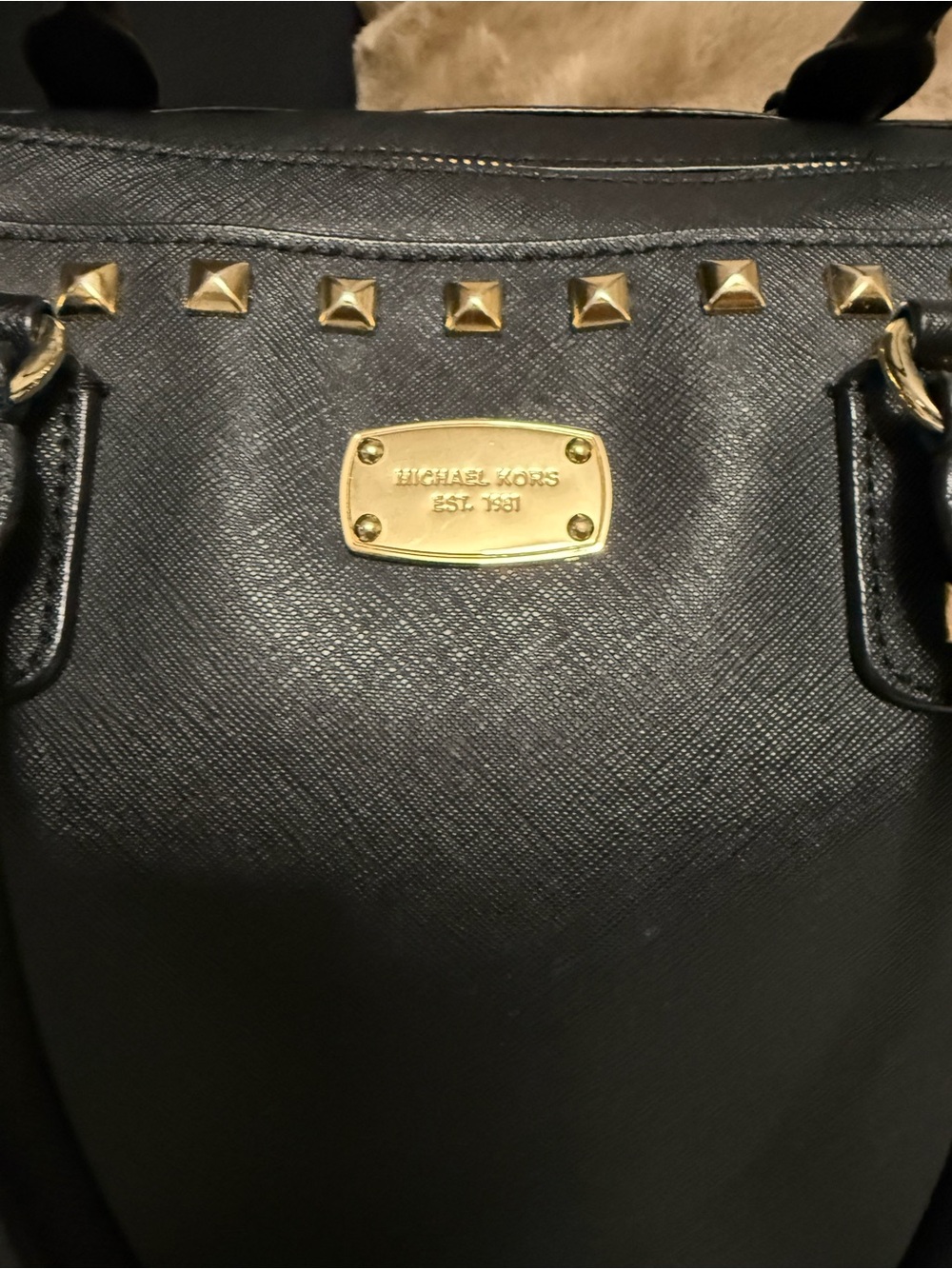 VNTG Michael Kors Cindy Large Studded Dome Satchel Crossbody Black Leather - Picture 2 of 8